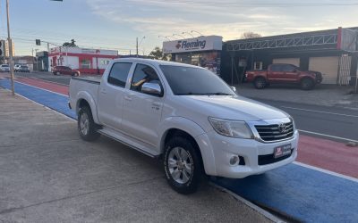 TOYOTA HILUX 2.7 SRV 4X4 CD 16V FLEX 4P AUTOMÁTICO 2013