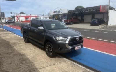 TOYOTA HILUX 2.8 D-4D TURBO DIESEL CD SRV 4X4 AUTOMÁTICO 2022