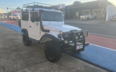 TOYOTA BANDEIRANTE 3.7 BJ50LV 4X4 TETO RIGIDO DIESEL 2P MANUAL 1994