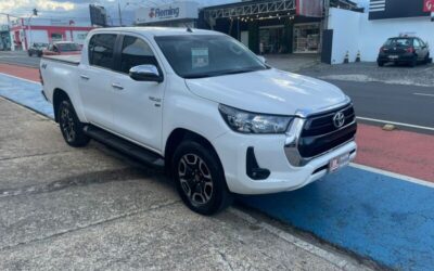 TOYOTA HILUX 2.7 VVT-I FLEX CD SRV 4X4 AUTOMÁTICO 2021